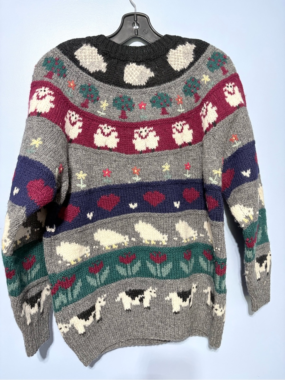 Vintage Deans of Scotland wool Sweater with Multicolor Animal & Heart Motif